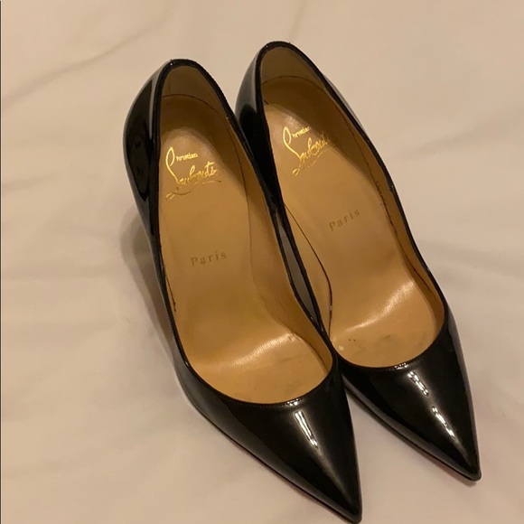 Christian Louboutin Shoes - Christian louboutin black so kate pumps